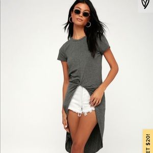 Lulu’s high low tee